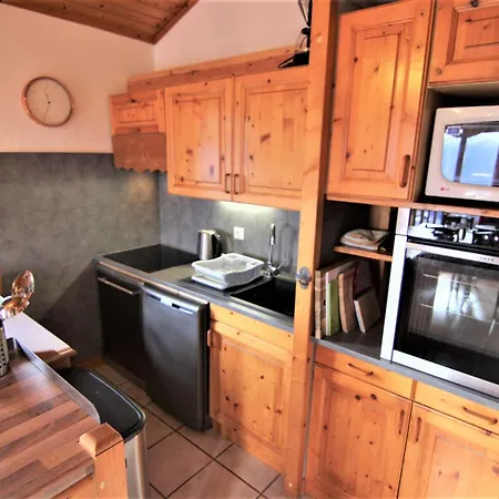 Demi-chalet 4 Pieces, 8 Pers. Aux Saisies - Fr-1-594-304
